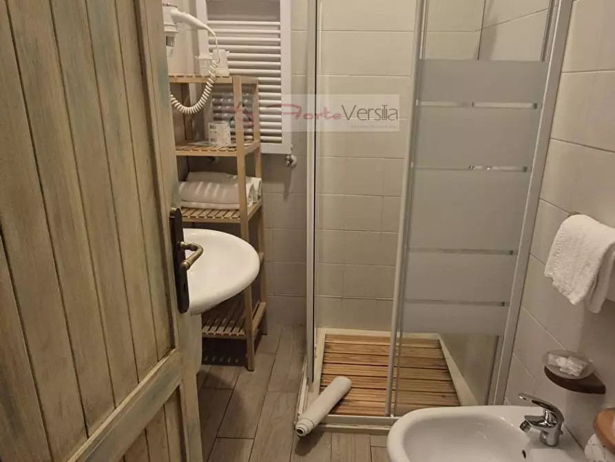 Immagine 42 di Albergo/B&B/Residence in vendita  a Camaiore