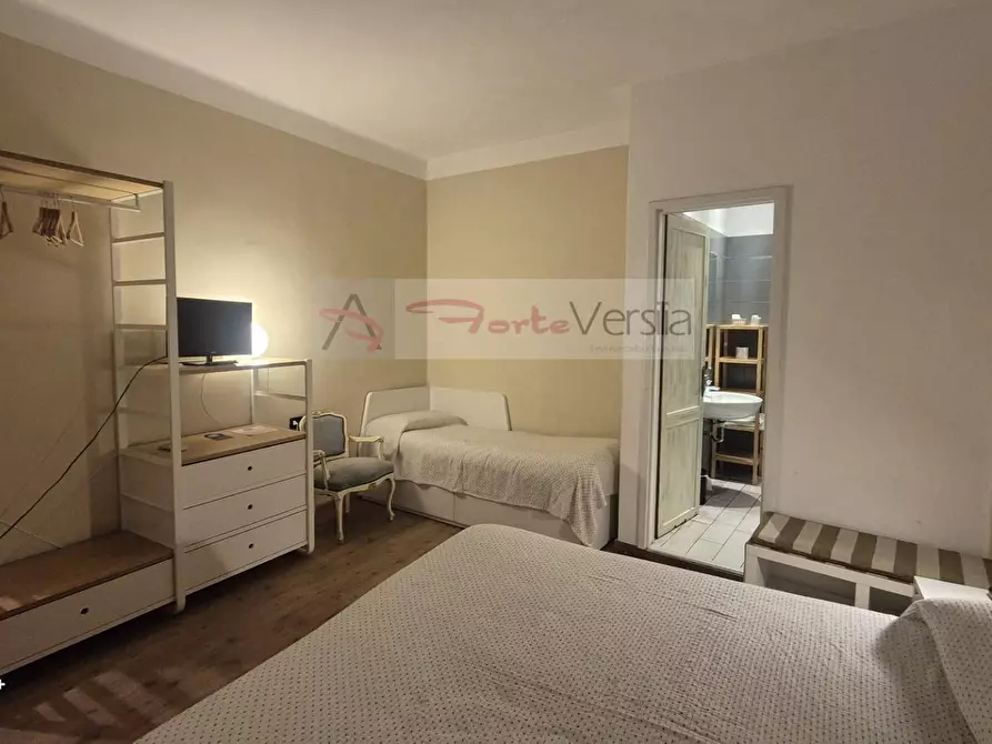 Immagine 43 di Albergo/B&B/Residence in vendita  a Camaiore