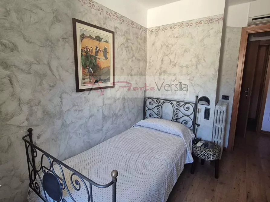 Immagine 51 di Albergo/B&B/Residence in vendita  a Camaiore