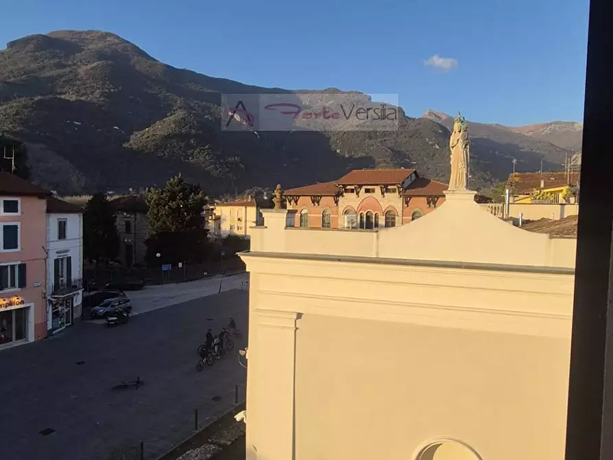 Immagine 52 di Albergo/B&B/Residence in vendita  a Camaiore