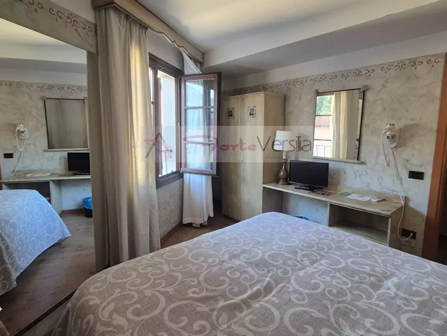 Immagine 55 di Albergo/B&B/Residence in vendita  a Camaiore