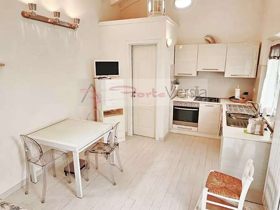 Immagine 3 di Casa semindipendente in affitto  a Forte Dei Marmi