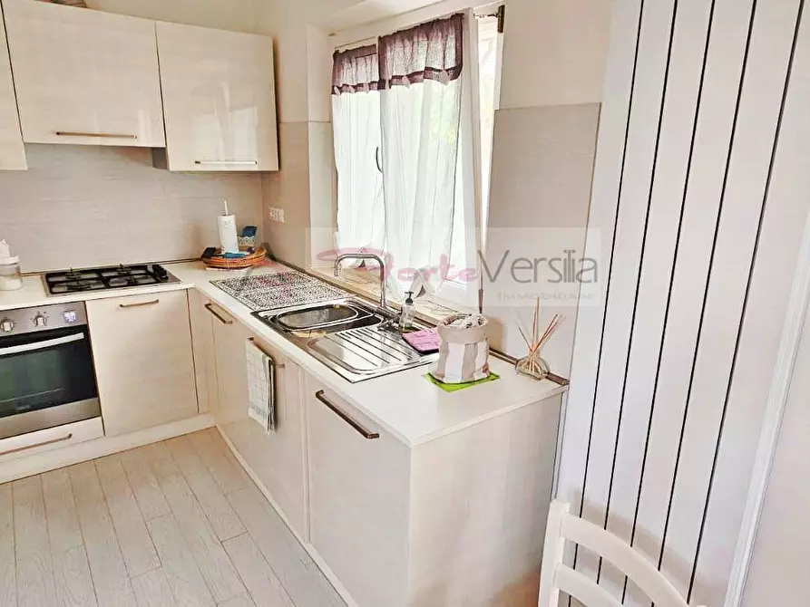 Immagine 5 di Casa semindipendente in affitto  a Forte Dei Marmi