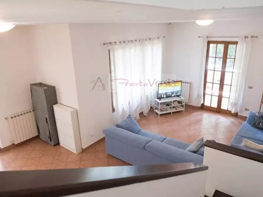 Immagine 1 di Villa   a Massa