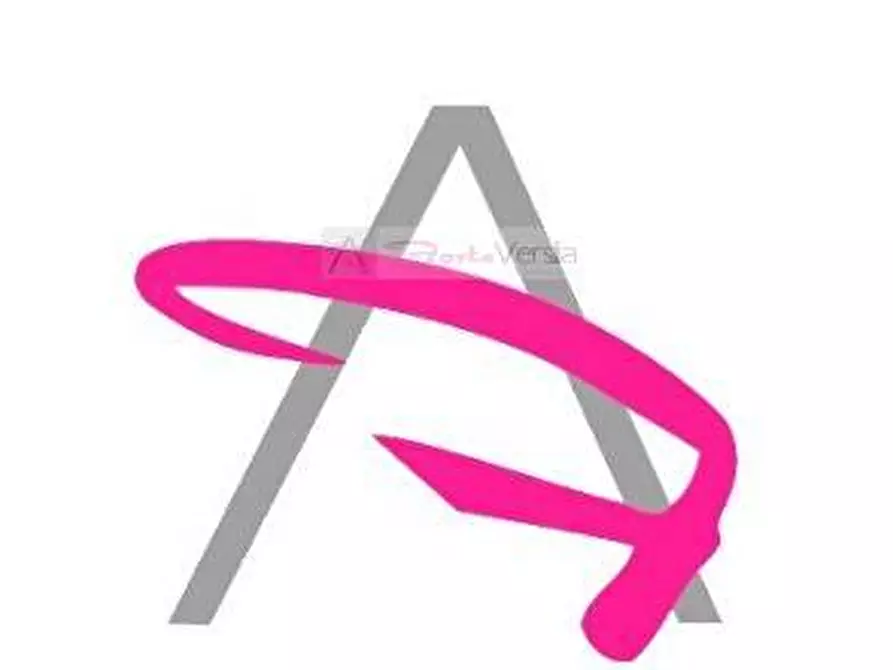 Immagine 7 di Locale commerciale in vendita  a Forte Dei Marmi