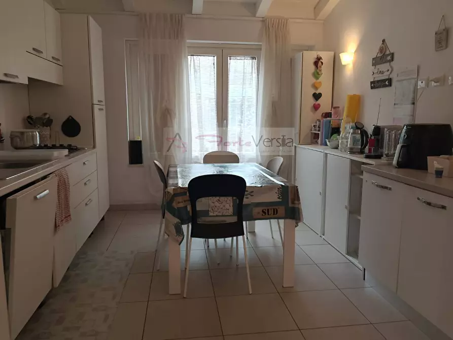 Immagine 1 di Appartamento   a Massa