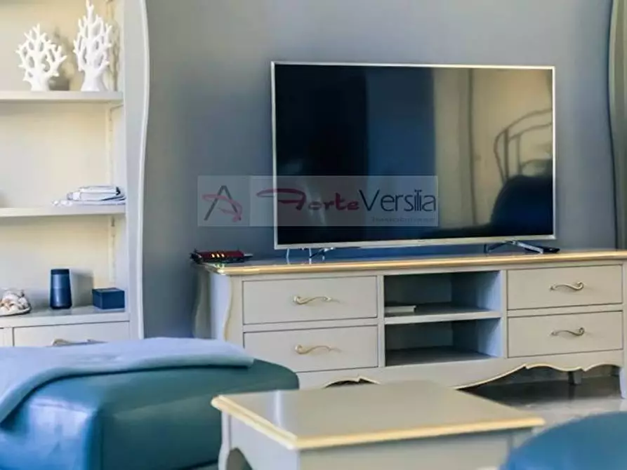 Immagine 4 di Villa in vendita  a Forte Dei Marmi