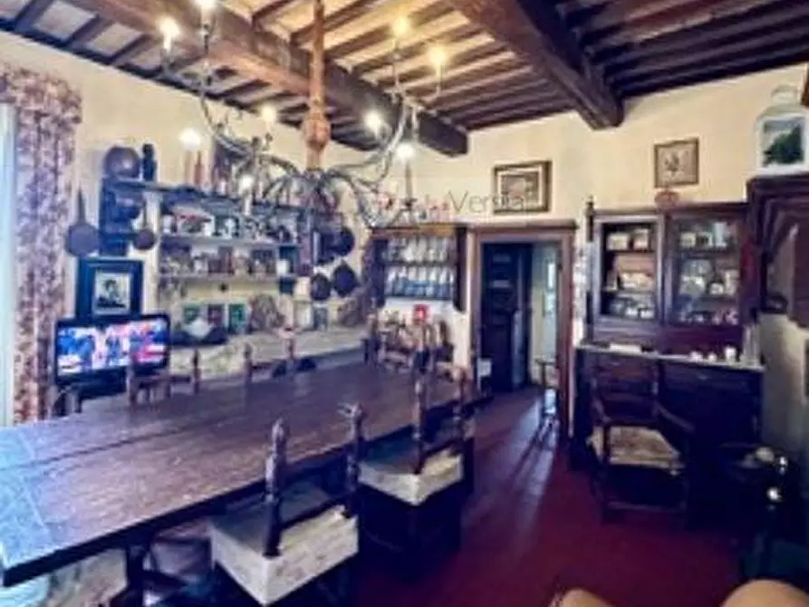 Immagine 6 di Villa in vendita  a Castiglione Di Garfagnana