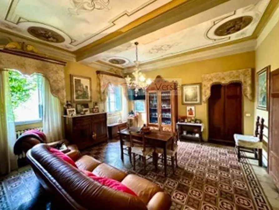 Immagine 8 di Villa in vendita  a Castiglione Di Garfagnana