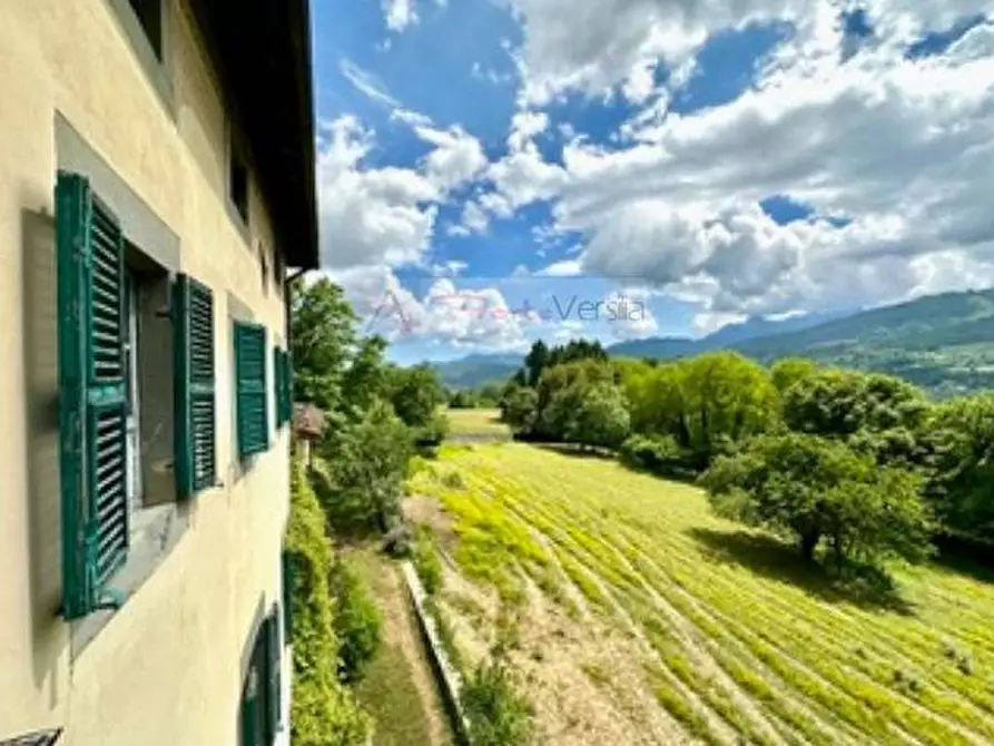 Immagine 2 di Villa in vendita  a Castiglione Di Garfagnana