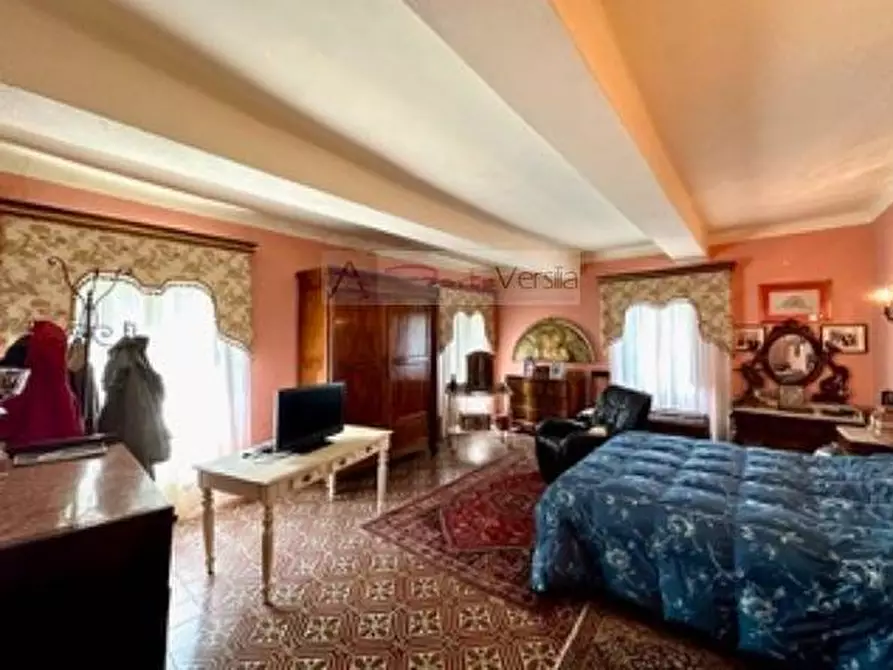 Immagine 12 di Villa in vendita  a Castiglione Di Garfagnana