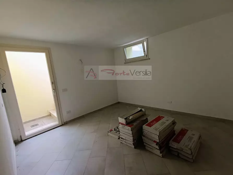 Immagine 10 di Villa in vendita  a Pietrasanta