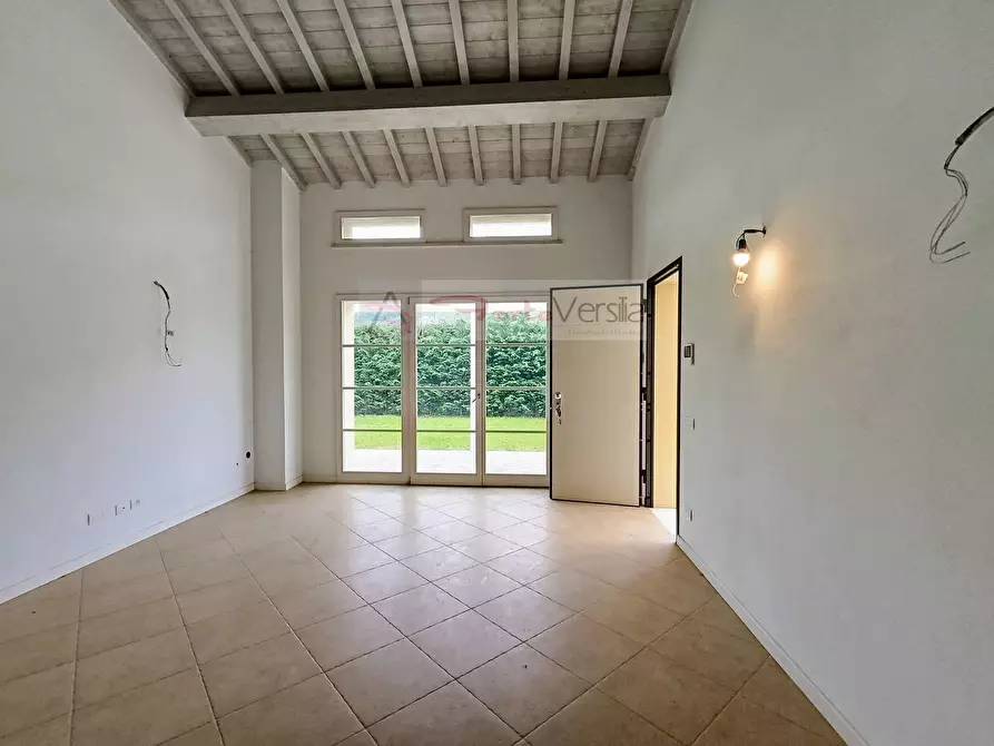 Immagine 1 di Villa in vendita  a Pietrasanta