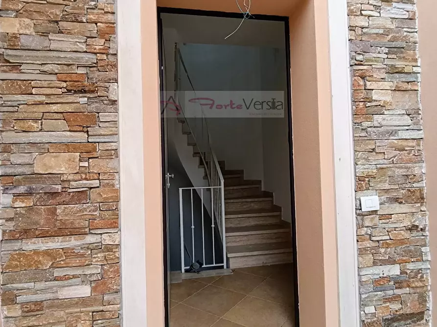 Immagine 2 di Villa in vendita  a Pietrasanta
