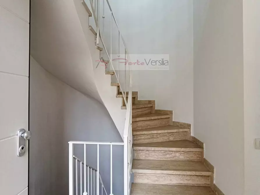 Immagine 3 di Villa in vendita  a Pietrasanta