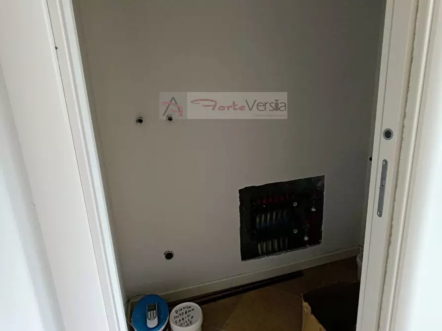 Immagine 9 di Villa in vendita  a Pietrasanta