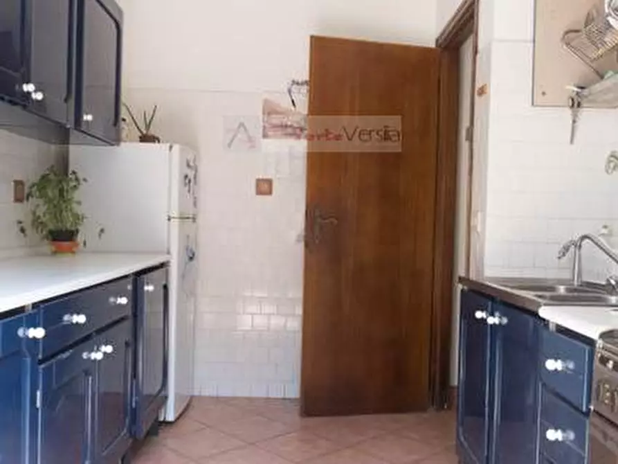 Immagine 3 di Villa   a Massa