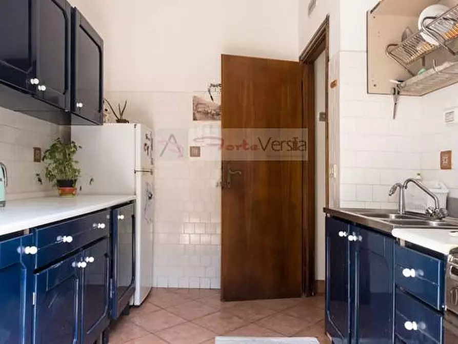 Immagine 4 di Villa   a Massa