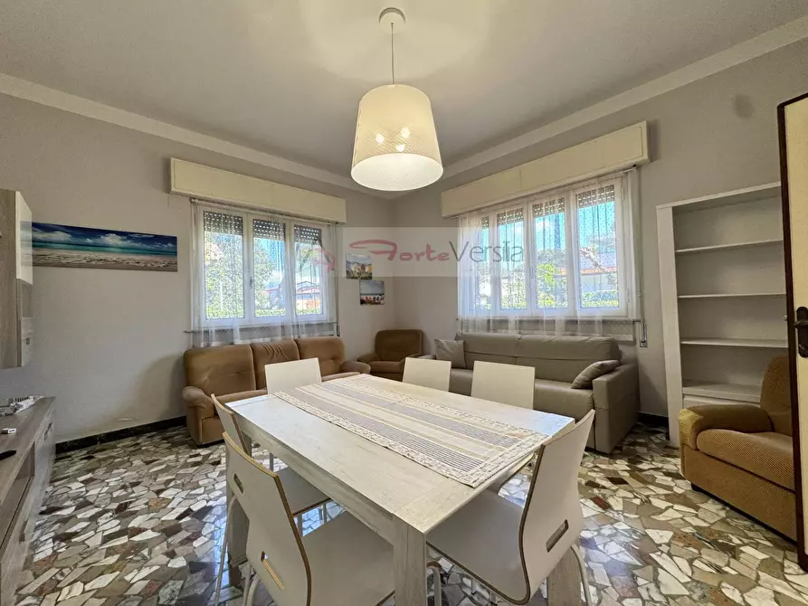 Immagine 7 di Villa in vendita  a Pietrasanta