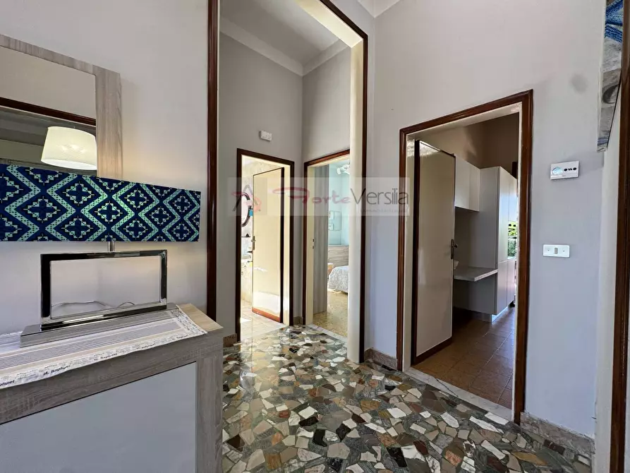 Immagine 11 di Villa in vendita  a Pietrasanta