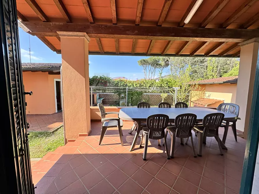 Immagine 16 di Villa in vendita  a Pietrasanta