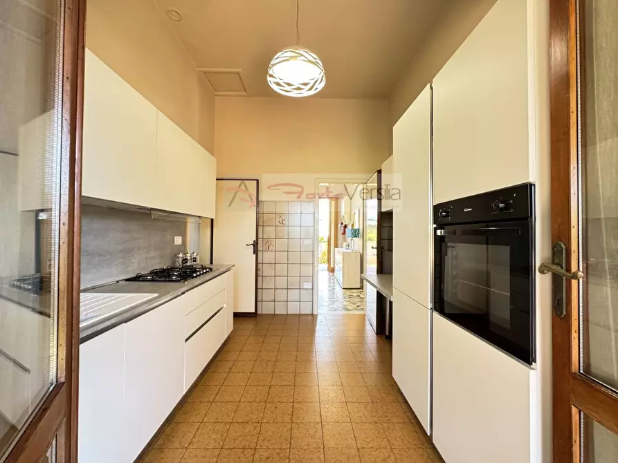 Immagine 14 di Villa in vendita  a Pietrasanta