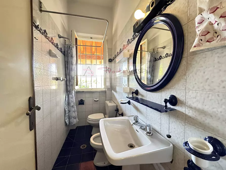 Immagine 28 di Villa in vendita  a Pietrasanta