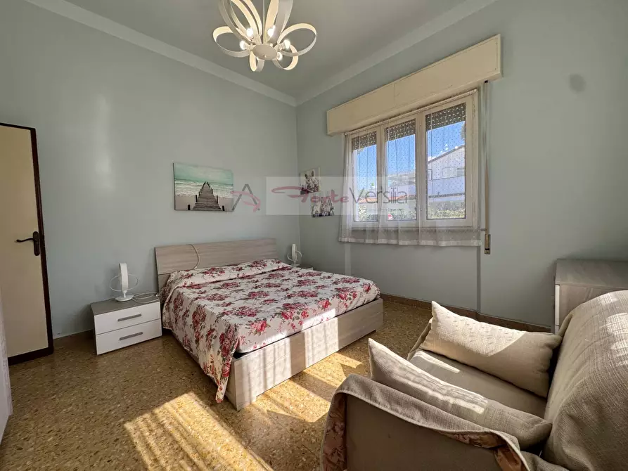 Immagine 32 di Villa in vendita  a Pietrasanta