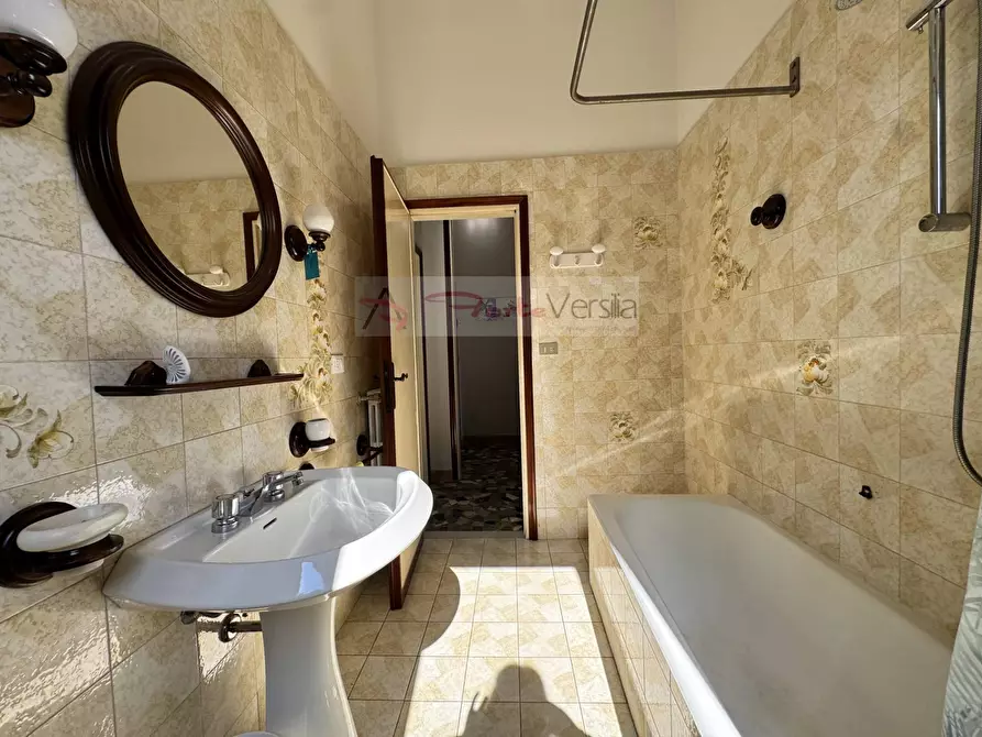 Immagine 29 di Villa in vendita  a Pietrasanta