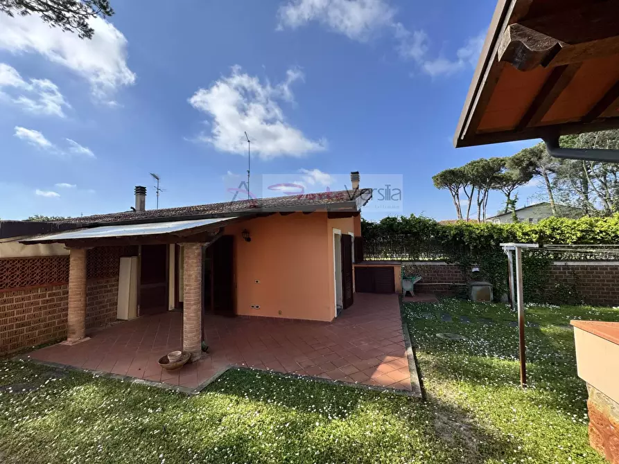 Immagine 42 di Villa in vendita  a Pietrasanta