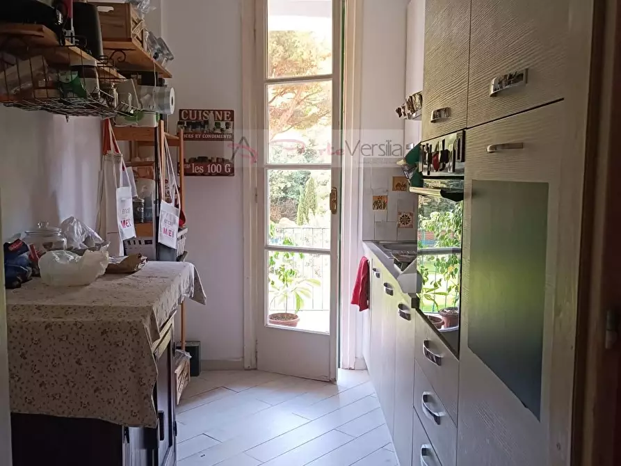 Immagine 2 di Appartamento in vendita  a Montignoso