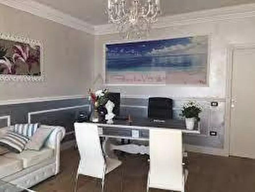 Immagine 37 di Villa in vendita  a Pietrasanta