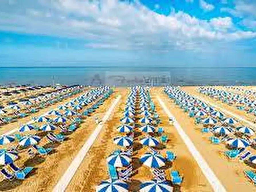 Immagine 40 di Villa in vendita  a Pietrasanta