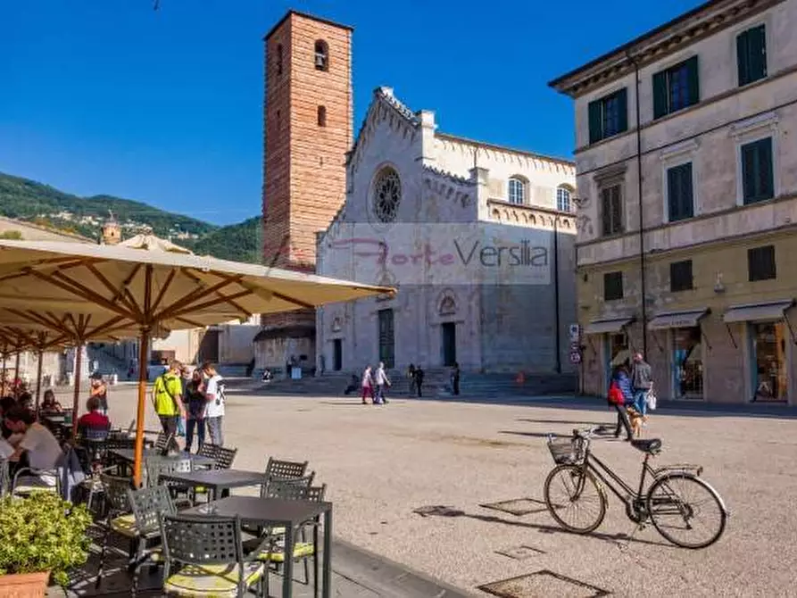 Immagine 14 di Loft/Open space in vendita  a Pietrasanta