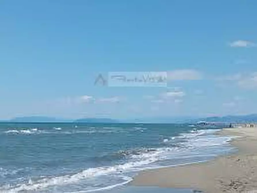 Immagine 12 di Terreno residenziale in vendita  a Forte Dei Marmi