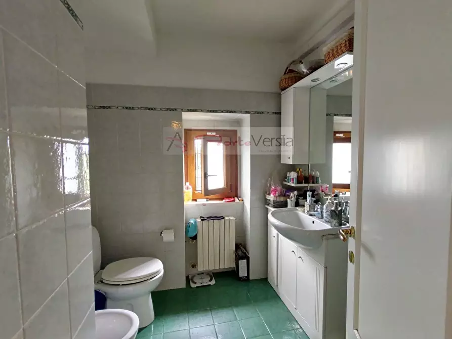 Immagine 25 di Villa in vendita  a Massa