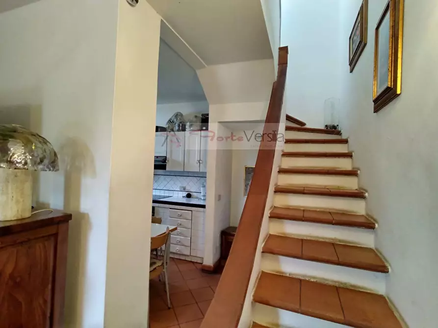 Immagine 12 di Villa in vendita  a Massa