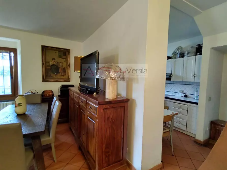 Immagine 4 di Villa in vendita  a Massa