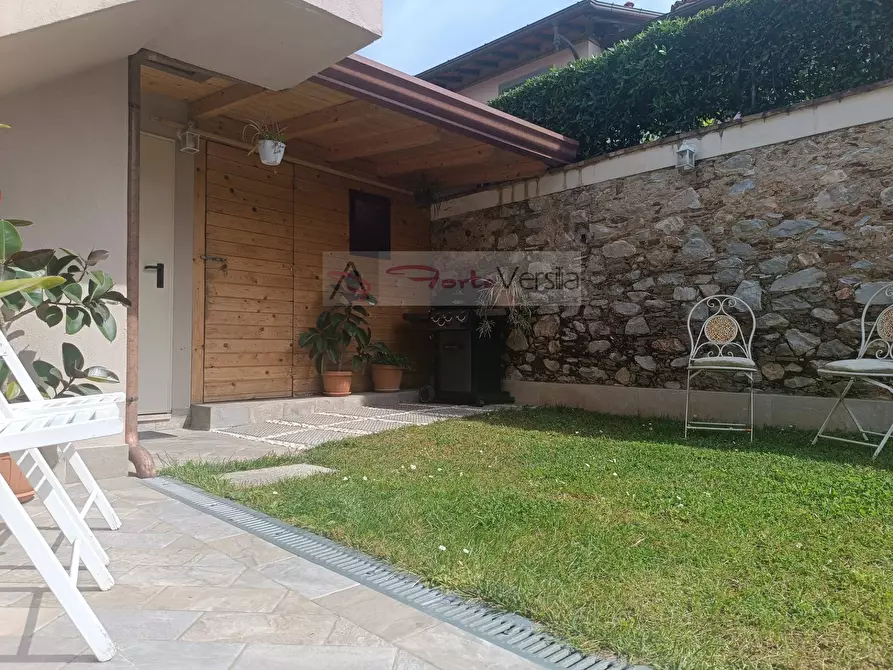 Immagine 42 di Appartamento in vendita  a Seravezza