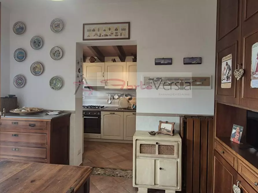 Immagine 18 di Villa in vendita  a Montignoso