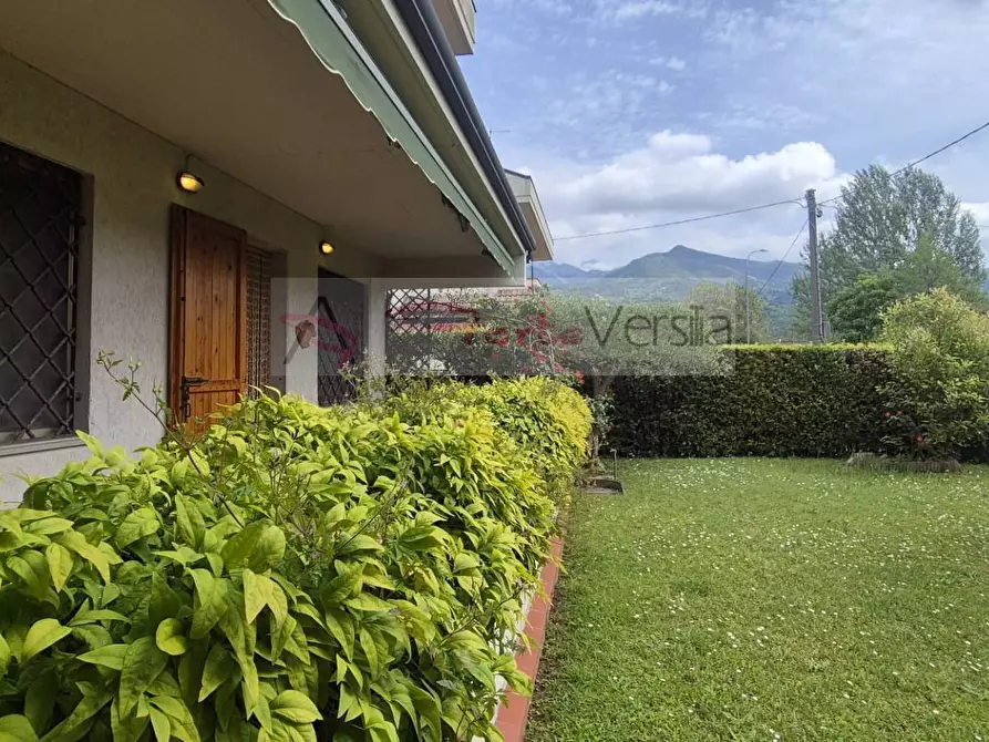 Immagine 14 di Villa in vendita  a Montignoso