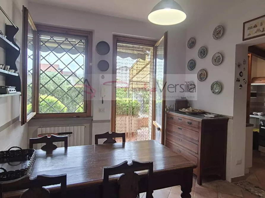 Immagine 17 di Villa in vendita  a Montignoso