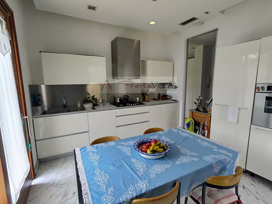 Immagine 42 di Villa in vendita  a San Romano In Garfagnana