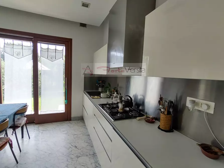 Immagine 40 di Villa in vendita  a San Romano In Garfagnana