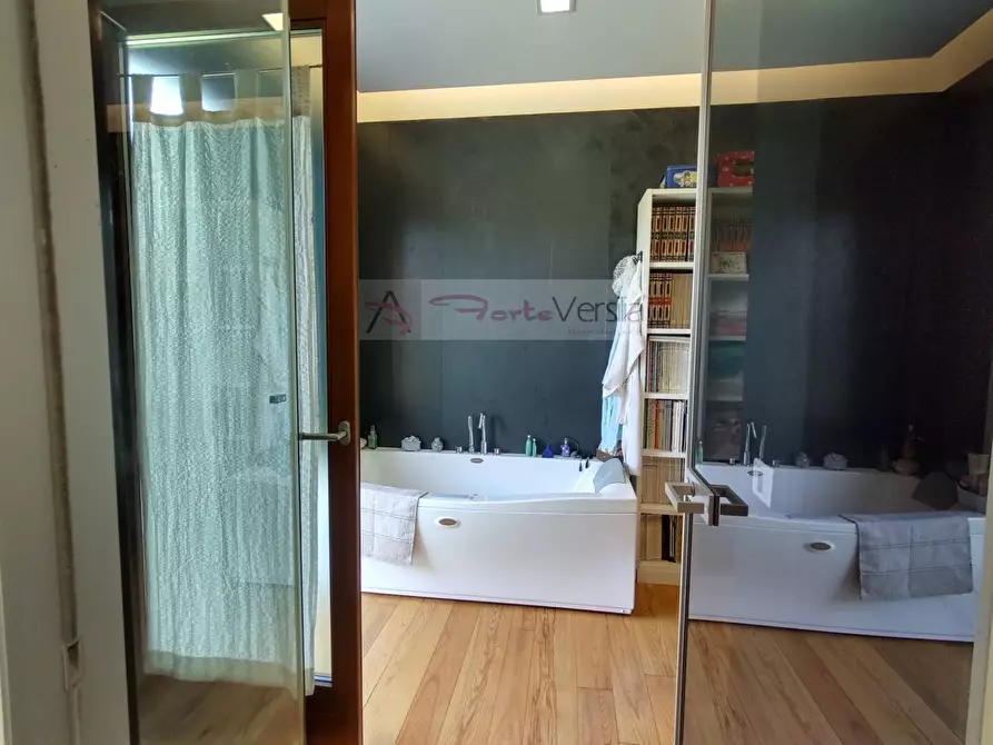 Immagine 34 di Villa in vendita  a San Romano In Garfagnana