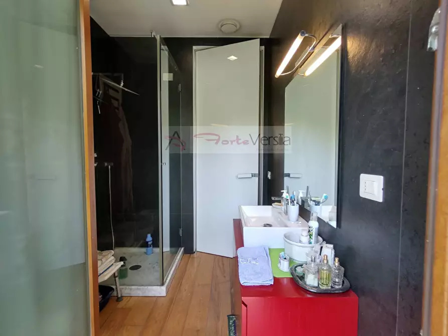 Immagine 23 di Villa in vendita  a San Romano In Garfagnana