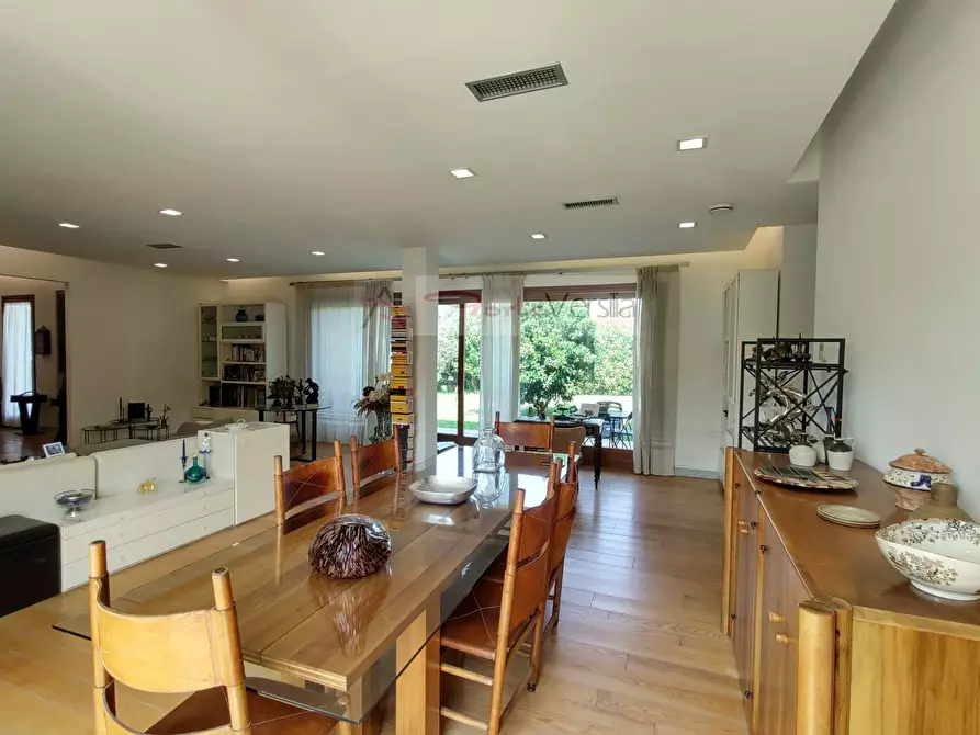 Immagine 8 di Villa in vendita  a San Romano In Garfagnana