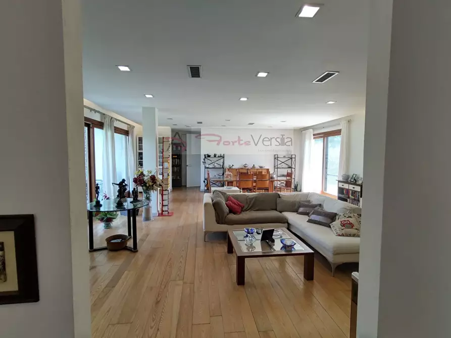 Immagine 4 di Villa in vendita  a San Romano In Garfagnana