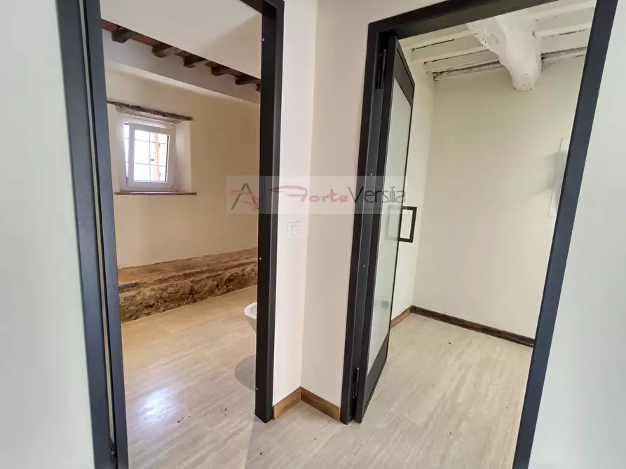 Immagine 4 di Casa indipendente in vendita  a Pietrasanta