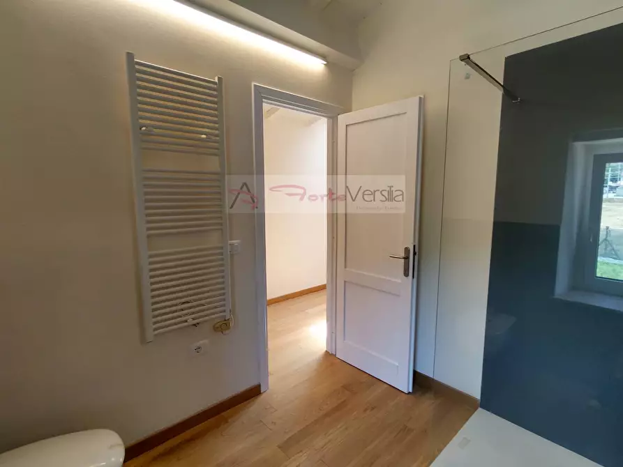 Immagine 27 di Casa indipendente in vendita  a Pietrasanta